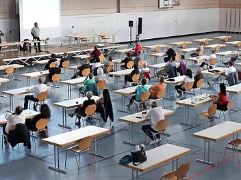 Die Informationsveranstaltung fand in der Aischgrundhalle statt.
