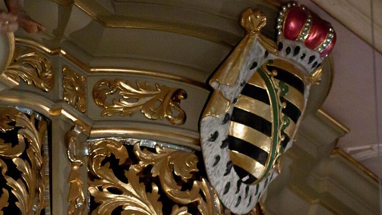 Wappen des Herzogtums am Prosepkt der großen Schuke-Orgel in der Coburger Morizkirche