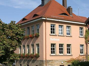 Wer zieht nächstes Jahr ins Neuenmarkter Rathaus? Foto: Archiv