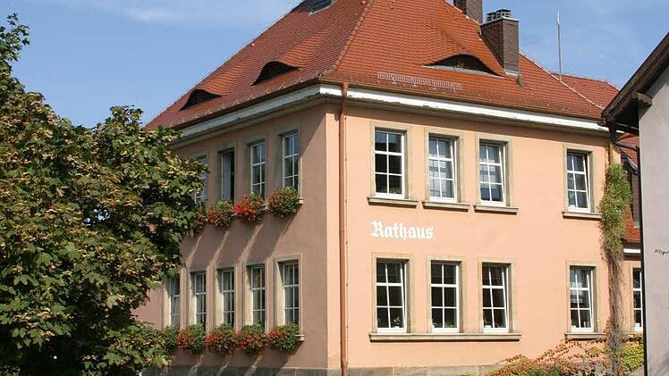 Wer zieht nächstes Jahr ins Neuenmarkter Rathaus? Foto: Archiv