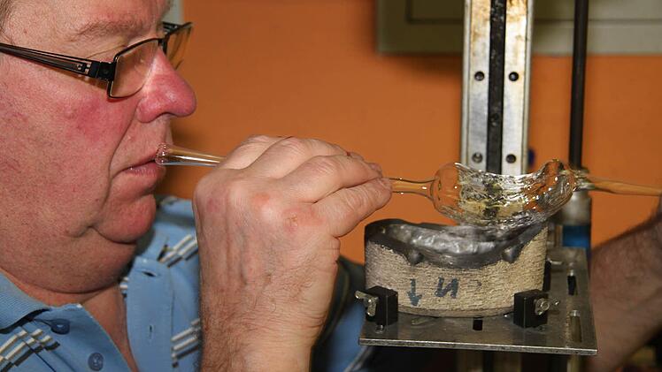 Wenn die Gurke aus der Form kommt, hat sie noch zwei Enden.