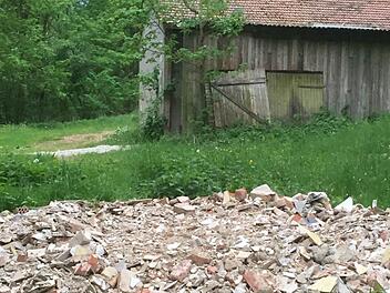 Der illegale abgelagerte Schutt in der Gemarkung Breitenbach bei Ebermannstadt. Foto: BN