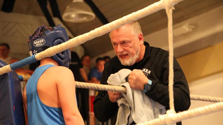 Analyse vom Trainer. Foto: Johannes Schlereth