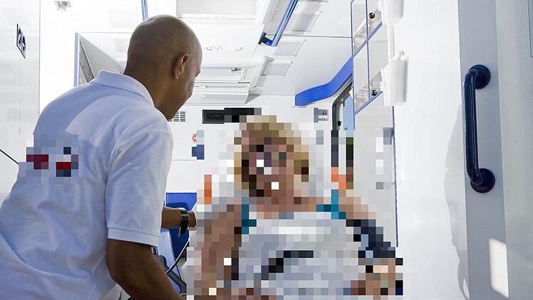 Rettungsdienst_Im_Fahrzeug_2