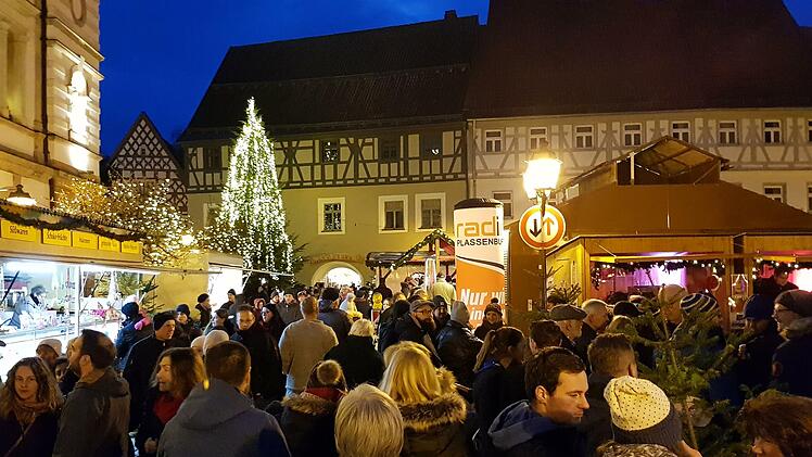 Der Kulmbacher Adventsmarkt findet statt - allerdings nur unter Einhaltung der 2G-Regeln.