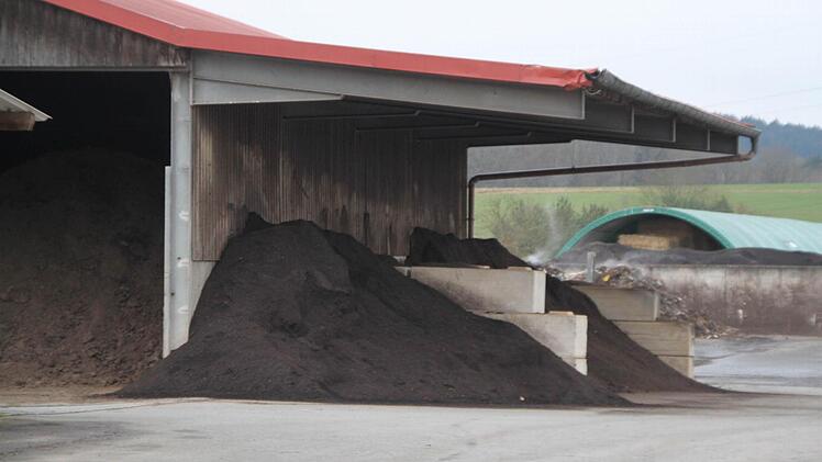 Auf der Anlage in Katschenreuth wird der Humus gelagert.