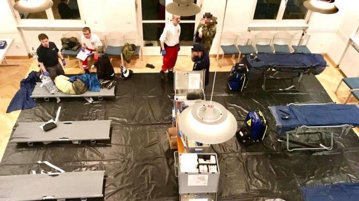 Der Raum im Rathaus genügte für die betrunkenen Kids nicht mehr, die Rettungskräfte wichen aufs Pfarrheim aus. Foto: BRK Bad Kissingen