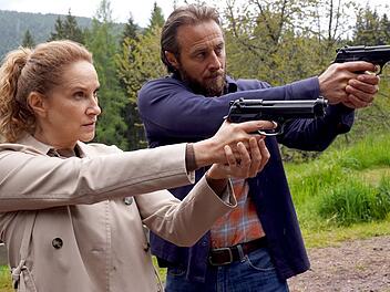 Ein Fall f&uuml;r zwei: Sonja (Chiara Schoras) und Jonas (Gabriel Raab) sind ein eingespieltes Team.