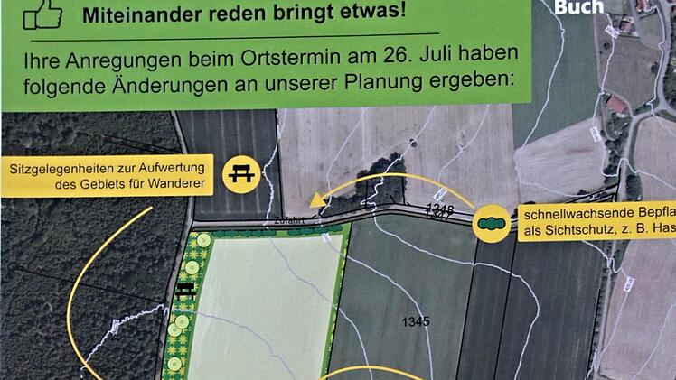 Das Foto zeigt den Flyer mit Informationen der Solarparkbefürworter, der Energiebauer und der Gemeinde Untermerzbach und dem Aufruf beim Bürgerentscheid mit dem "NEIN-Kreuz" für den Solarpark zu stimmen. Foto: Helmut Will