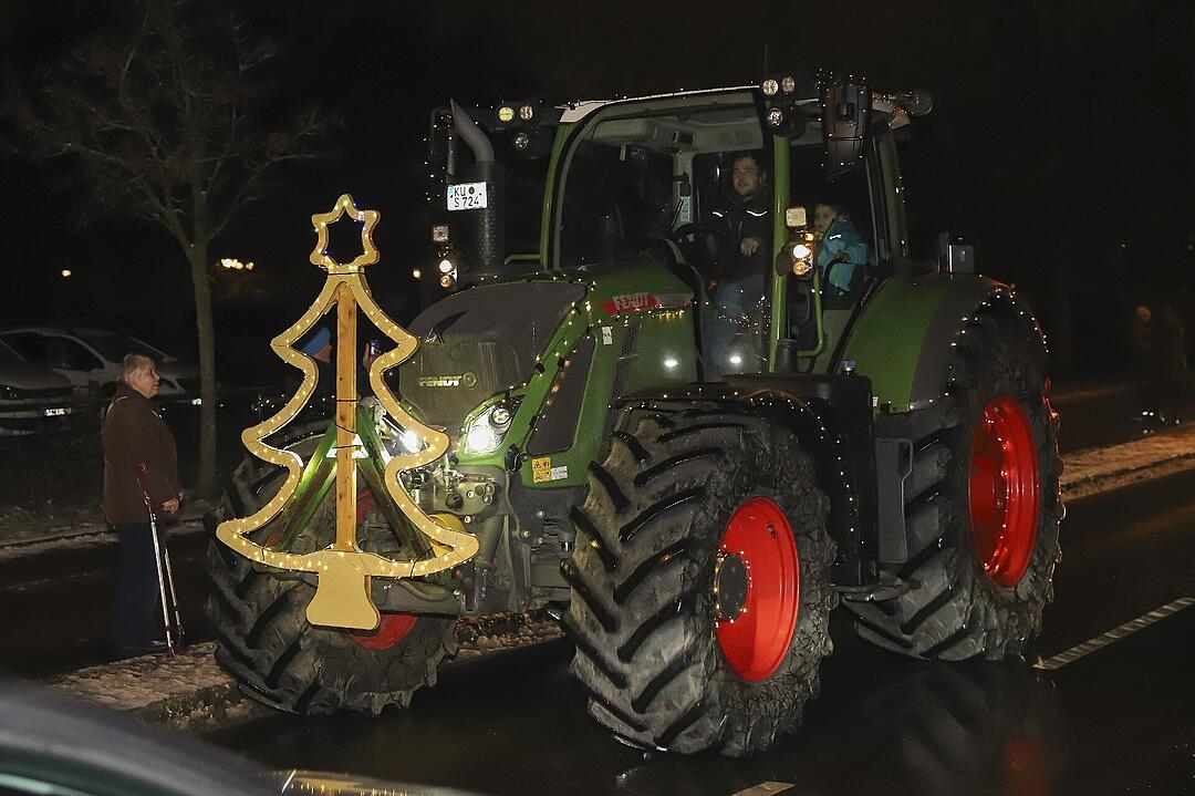 In Kulmbach durfte die beliebte Lichterfahrt der Traktoren stattfinden.