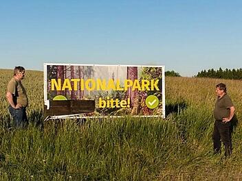 Dieses Befürworter-Plakat wurde zerschnitten.Rainer Glissnik