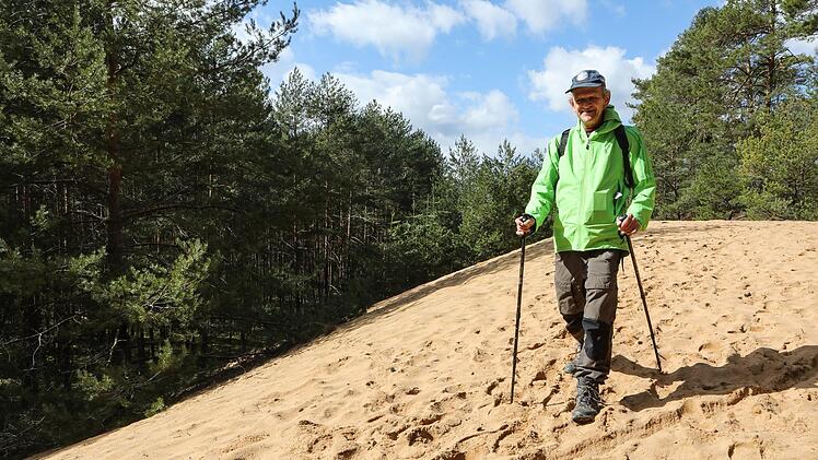 Unterwegs auf unserer Dünenwanderung mit Andi Schettler. Foto: Barbara Herbst