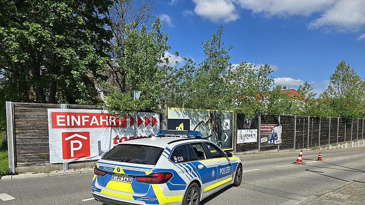 Tote im Kofferraum in Tiefgarage