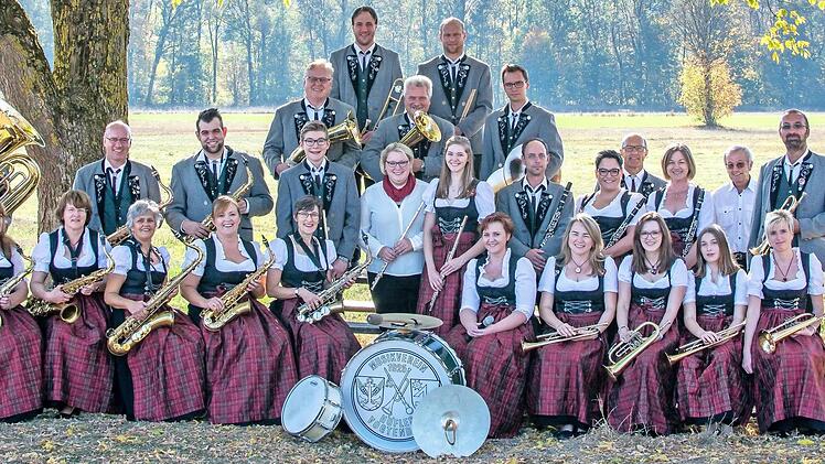 Der Musikverein Höfles-Vogtendorf präsentiert bei seinem Jahreskonzert traditionelle Blasmusik sowie Filmmusik und Popsongs. Foto: Kerstin Klinger