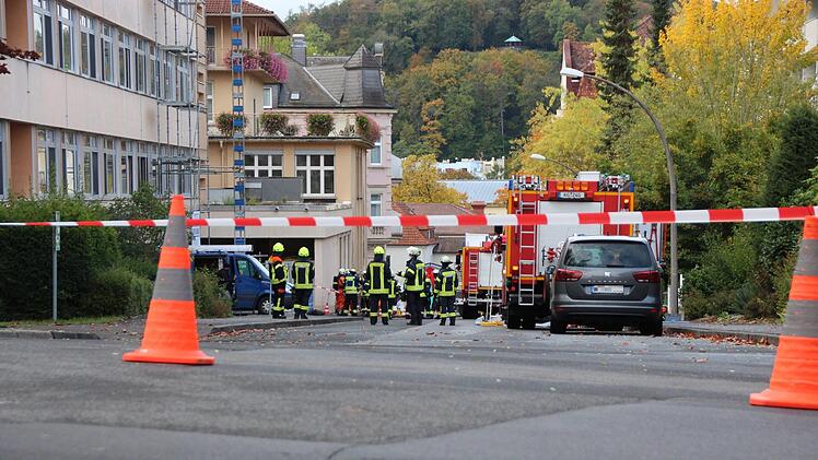 40 Feuerwehrkräfte und 15 Rettungskräfte des Roten Kreuzes waren vor Ort