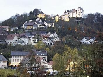 Die malerische Lage Egloffsteins, zu der sicherlich auch die Burg beiträgt, zieht Jahr für Jahr viele Gäste an. Foto: Löwisch