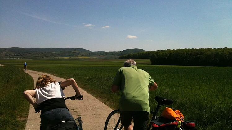 Mit dem Fahrrad von Orgelkonzert zu Orgelkonzert - Dekanatskantor Matt-hias G&ouml;ttemann freut sich am 18. September im Rahmen des Kunstst&uuml;cks auf viele Zuh&ouml;rer, die mit ihm gemeinsam in die Pedale treten. Foto: Helene R&uuml;mer