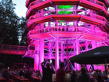 Das Frankenlied am illuminierten Baumwipfelpfad