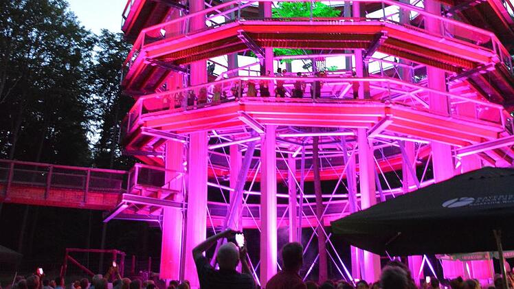 Das Frankenlied am illuminierten Baumwipfelpfad