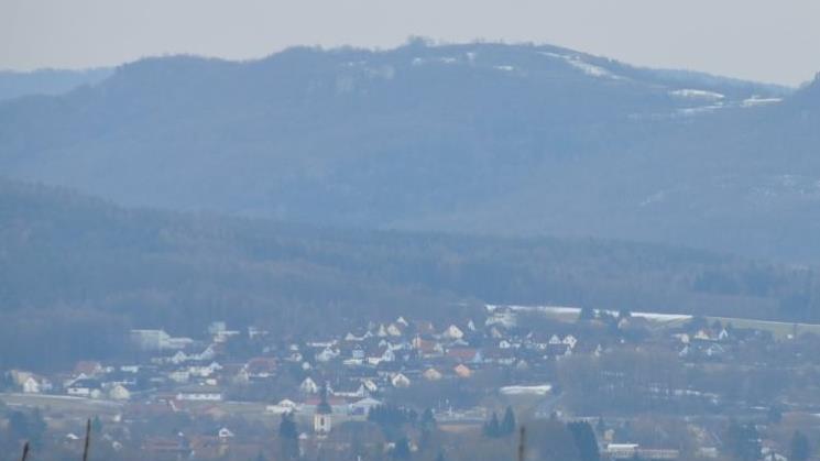 In Pretzfeld haben die Kirschblüten eine große Bedeutung. Auch sonst gibt es in der Gemeinde im Landkreis Forchheim viel zu entdecken.  Foto: inFrankenPix-Nutzer "Klaus Roesch"