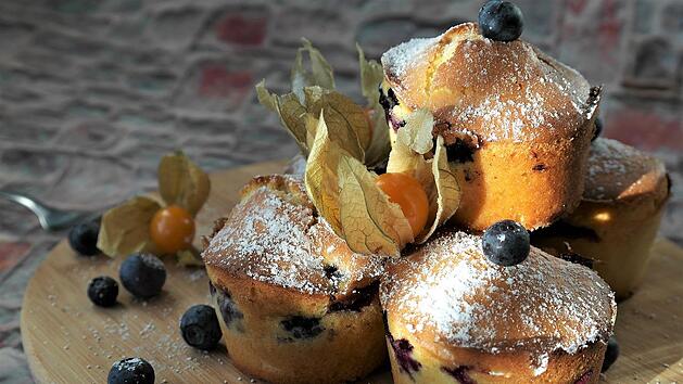 Leckere Blaubeer-Muffins mit Physalis