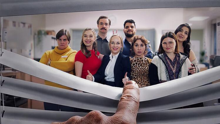 "Nine to Five - Das Amt" setzt das Comedy-Potenzial des deutschen Amtsalltags im Rahmen einer achtteiligen Mockumentary-Serie um.