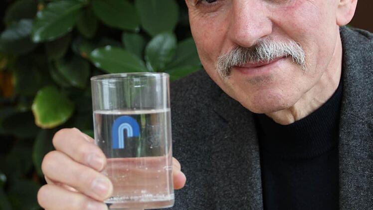 Als Chef der Stadtwerke ist Günter Schneider dafür verantwortlich, dass die Qualität des Trinkwassers stimmt. Foto: Ulrike Müller