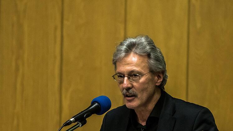 Das Orchester der Musikfreunde Neustadt unter Leitung von Hans Stähli beeindruckte mit seinem Sinfoniekonzert in der Mehrzweckhalle Heubischer Straße.Foto: Jochen Berger