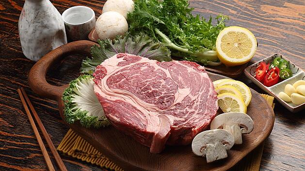 Fleisch sollte nach dem Auftauen nicht ohne Bedenken erneut eingefroren werden.