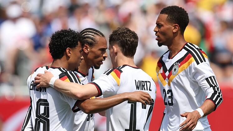Wenn die deutsche Nationalmannschaft - wie hier beim j&uuml;ngsten 2:1-Sieg gegen die USA - bei der EM etwas zu jubeln hat, dann sind ARD und ZDF live dabei. Bei vielen anderen WM-Spielen schauen TV-Zuschauer aber in die R&ouml;hre.