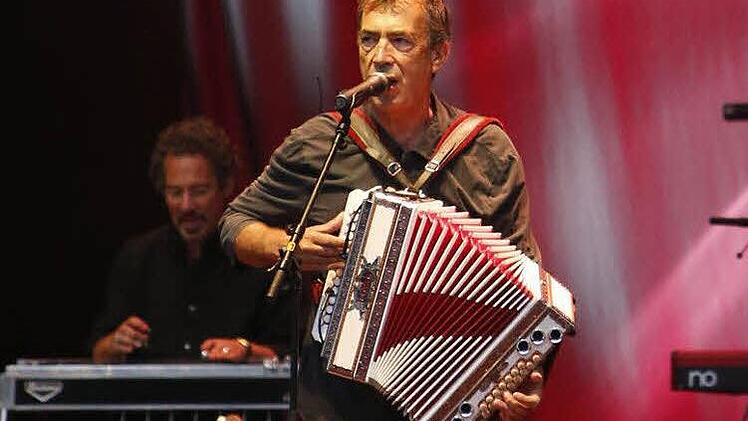 Bildausriss vom Coburger Konzert von Hubert von Goisern  Foto: Matthias Hoch