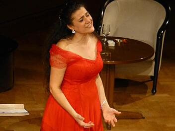 Cecilia Bartoli bei ihrem Auftritt im Großen Saal des Bad Kissinger Regentenbaus.  Foto: Ahnert