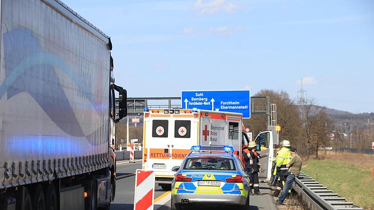 An der Autobahnausfahrt Forchheim-Süd Richtung Bamberg bildete sich am Mittwochnachmittag ein langer Stau. Fotos: News5/Merzbach