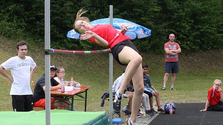 Klara Brauner vom TSV Münnerstadt übersprang im Hochsprung der W14 immerhin 1,40 Meter.