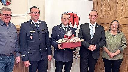 Der langj&auml;hrige 1. Kommandant der Freiwilligen Feuerwehr Hassenbach, Matthias Reuter, wurde verabschiedet.