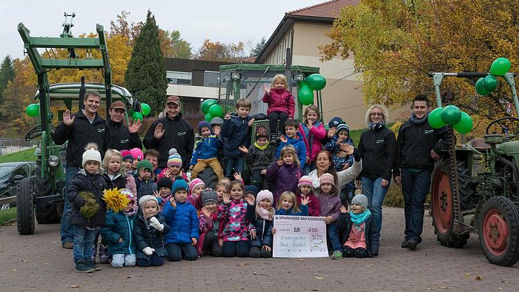 Das Traktortreffen in diesem Sommer war für die Fendt Freunde Bad Bocklet ein voller Erfolg, den sie mit drei Kindergärten in der Gemeinde teilen wollen. Foto: Björn Hein