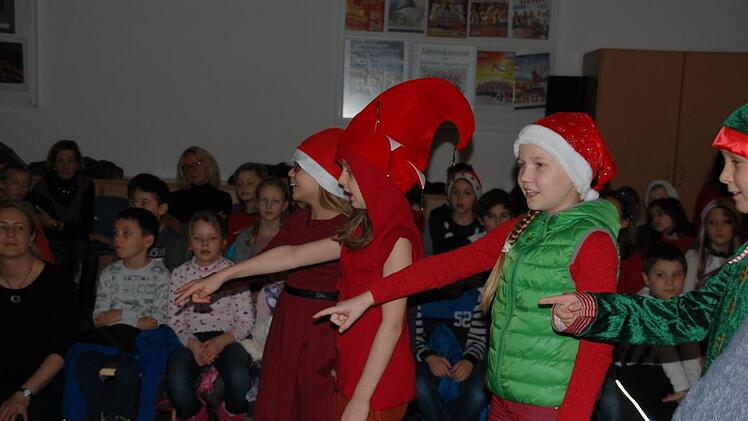 Auftritt der Weihnachtswichtel der PestalozzischuleUschi Prawitz
