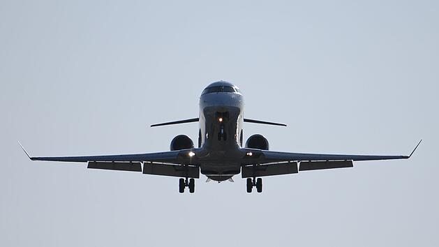 Höhere Ticketsteuer bei Flugreisen: Müssen Urlauber jetzt nachzahlen?