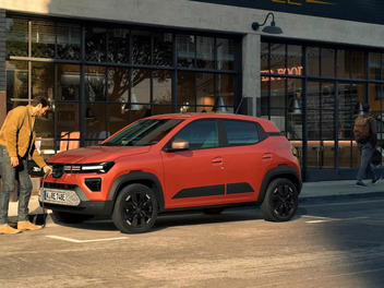 Mit dem Dacia Spring gelingt der Einstieg in die Elektromobilit&auml;t einfach und preiswert. Jetzt kann das Modell zu attraktiven Leasing-Konditionen gefahren werden.