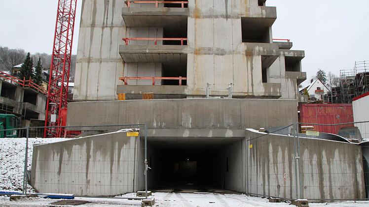 Der Eingang zur Tiefgarage zum neuen Haus Waldenfels in Bad Brückenau ist bereits befahrbar. Foto: Ulrike Müller