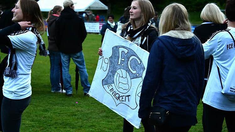 Der FC Rottershausen ist Kreisklassist nach einem dramatischen Sieg im Elfmeterschießen gegen den SV Niederlauer. Foto: Anders