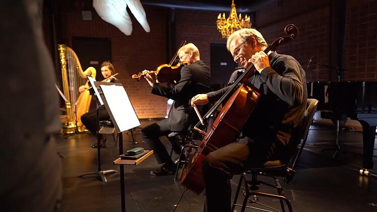 Instrumentalisten aus den Reihen des Philharmonischen Orchesters spielten bei Klassik am Sonntag Werke von Herzog  Ernst II.Screenshot: Landestheater/Video Sylvain Guillot