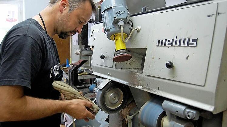 Auch Dienstleister wie Schuhmachermeister Michael Täuber prägen das Angebot in der Innenstadt.