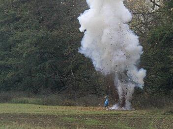 In der Aurach sind Sprengkörper entdeckt worden. Fotos: Michael Busch
