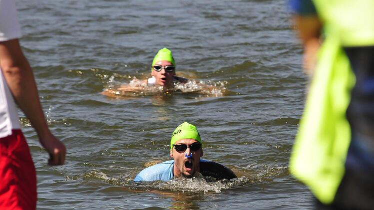 Brustschwimmer beim Schnuppertriathlon. Foto: Karl Heinz Weber