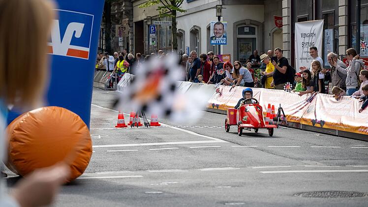 Coburg feiert Revival von legend&auml;rem Seifenkistenrennen - die sch&ouml;nsten Bilder