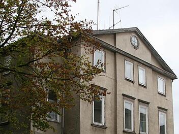 Viktoriastraße 10: Dieses Gebäude könnte die Stadt herrichten - die Mittel hat OB Norbert Tessmer freigegeben.