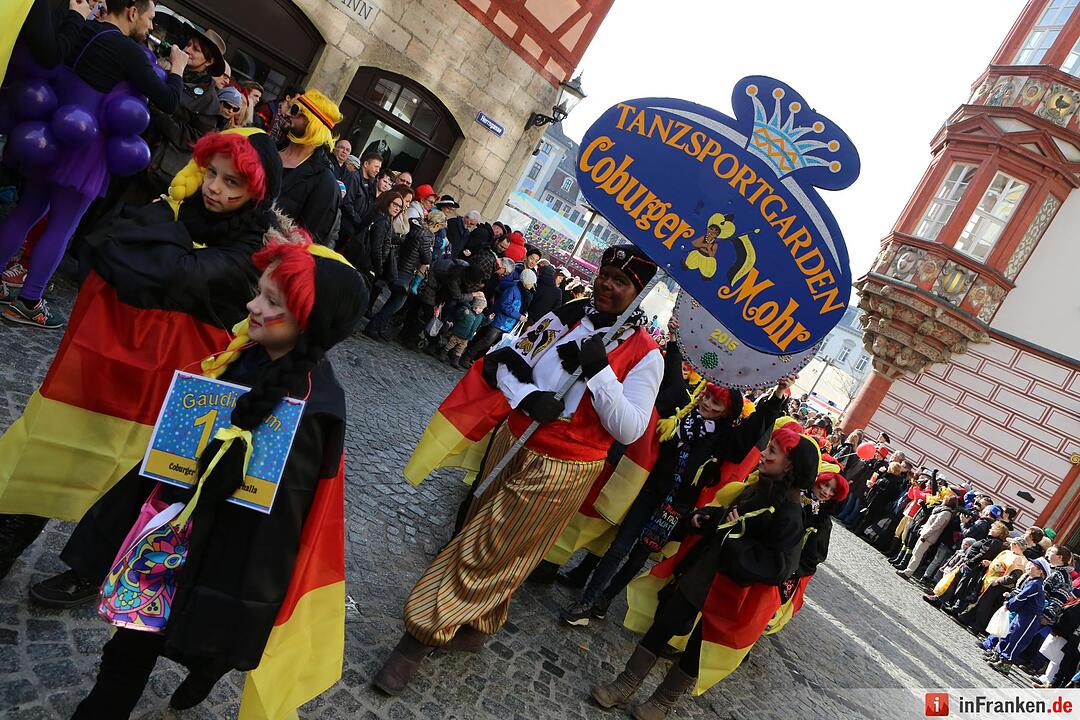 Gaudiwurm: Narren feiern in Coburg