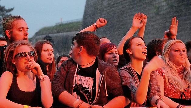 So oder &auml;hnlich d&uuml;rfte es auch dieses Jahr wieder bei "Die Festung rockt" vor der B&uuml;hne hergehen. Foto: PR