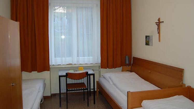 Alle Gästezimmer, außer den einfachen Quartieren für Pilgergruppen, verfügen über Dusche und WC.